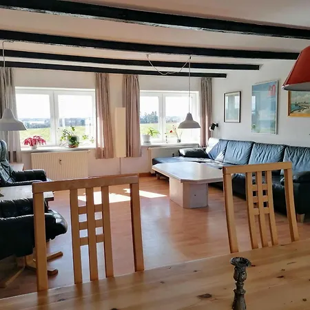 Διαμέρισμα With Sea View Near The Lebol