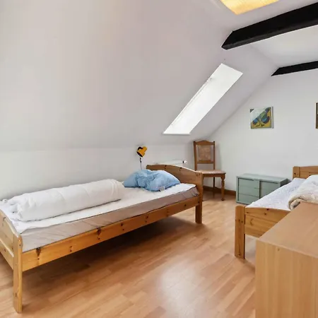 דירה With Sea View Near The