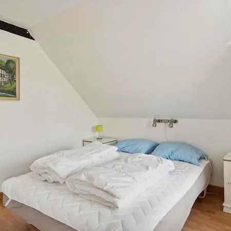 דירה With Sea View Near The