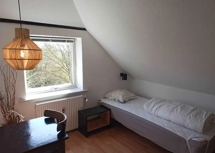 With Sea View Near The Apartment Lebol